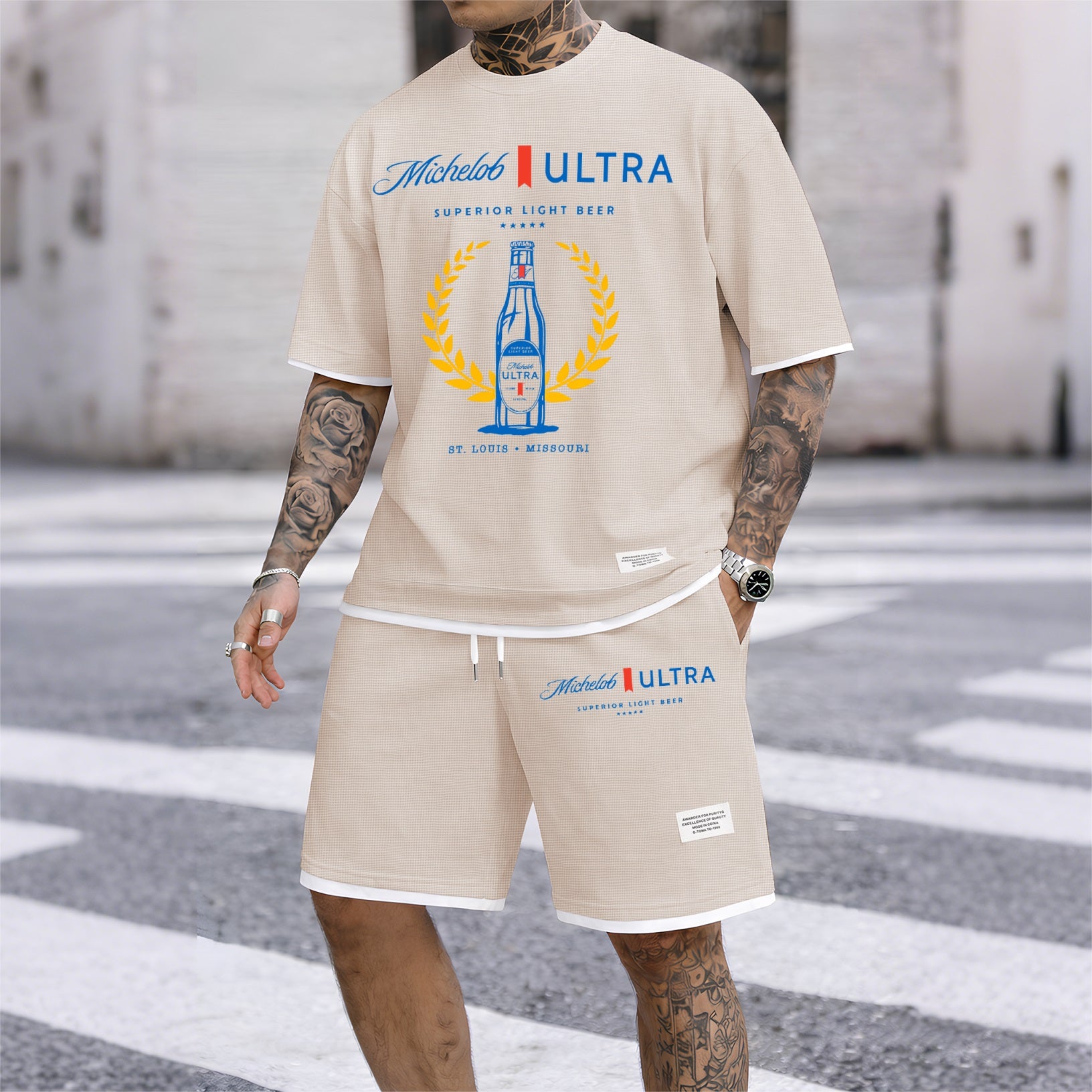 Men's vintage beverage print drawstring shorts set, suitable for spring and summer wear. This casual summer set includes a short-sleeved shirt and shorts, perfect for everyday wear and sports. Two-piece set design.