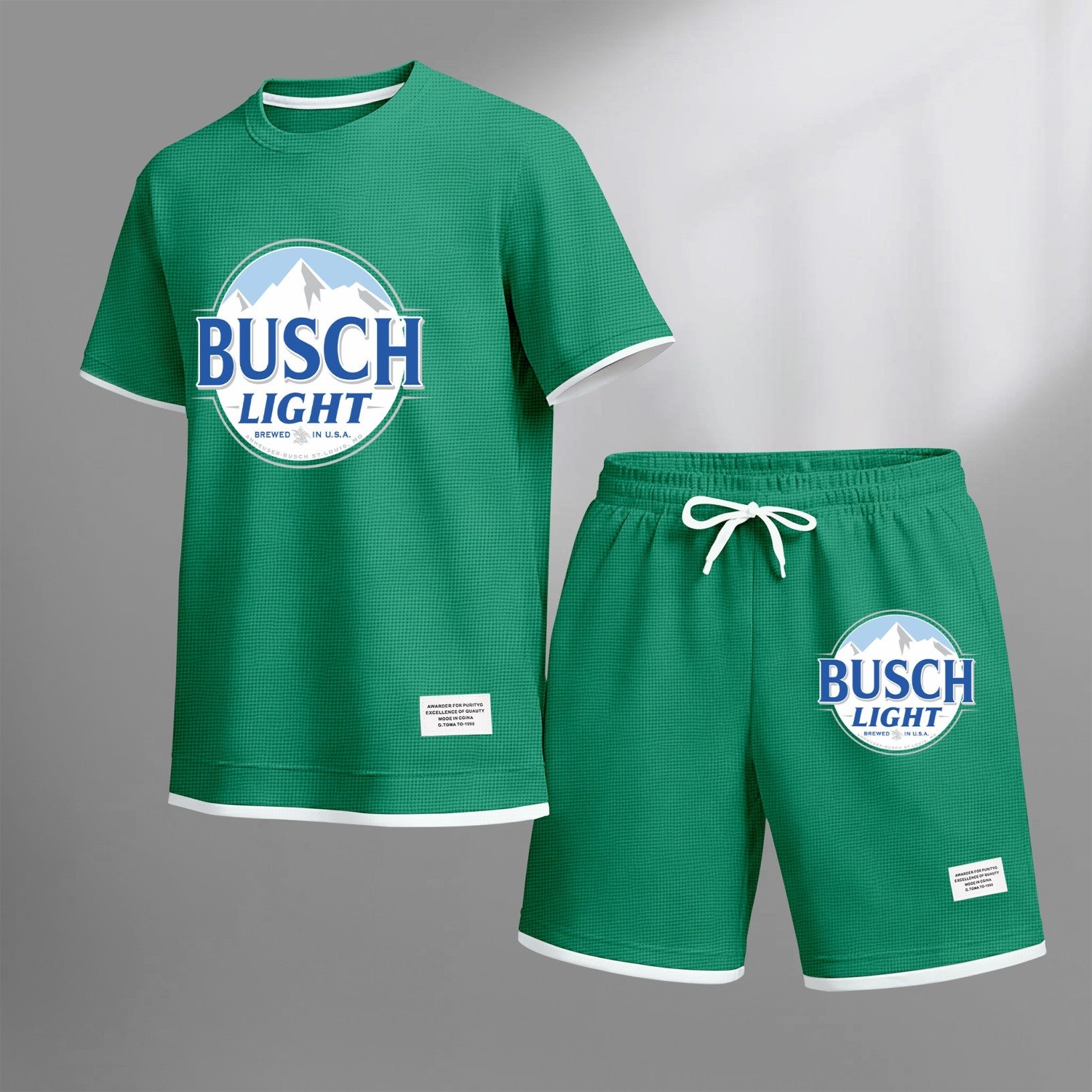 Men's vintage beverage print drawstring shorts set, suitable for spring and summer wear. This casual summer set includes a short-sleeved shirt and shorts, perfect for everyday wear and sports. Two-piece set design.
