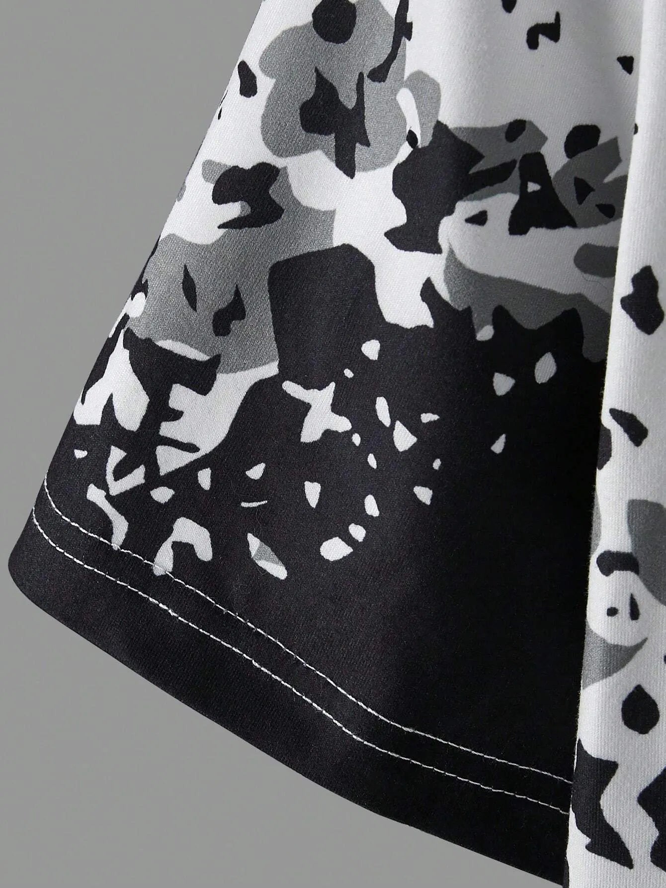 Men's Black And White Gradient Casual Shorts Set 412