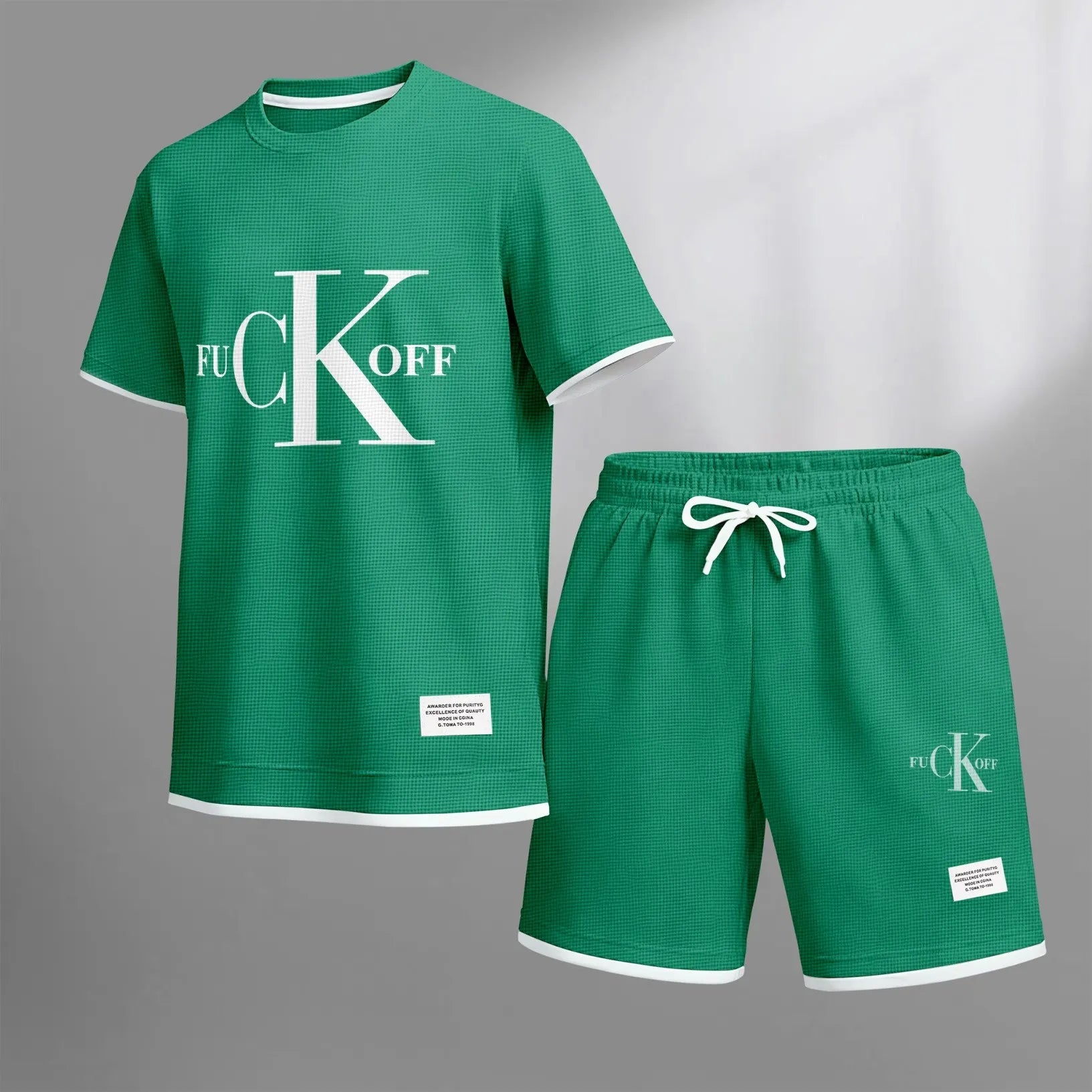 Men's Classic print drawstring shorts set for spring/summer, a casual summer outfit including a short-sleeved shirt and shorts, suitable for everyday wear and sports. A two-piece set for a relaxed and energetic lifestyle.
