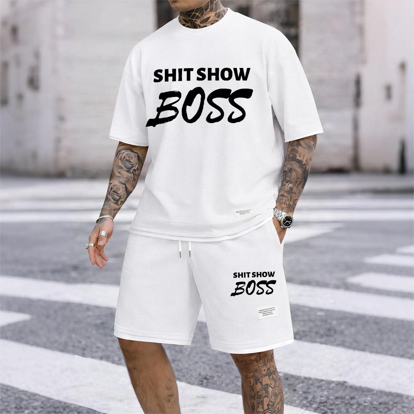 Men's Boss print drawstring shorts set for spring/summer, a casual summer outfit including a short-sleeved shirt and shorts, suitable for everyday wear and sports. A two-piece set for a relaxed and energetic lifestyle.