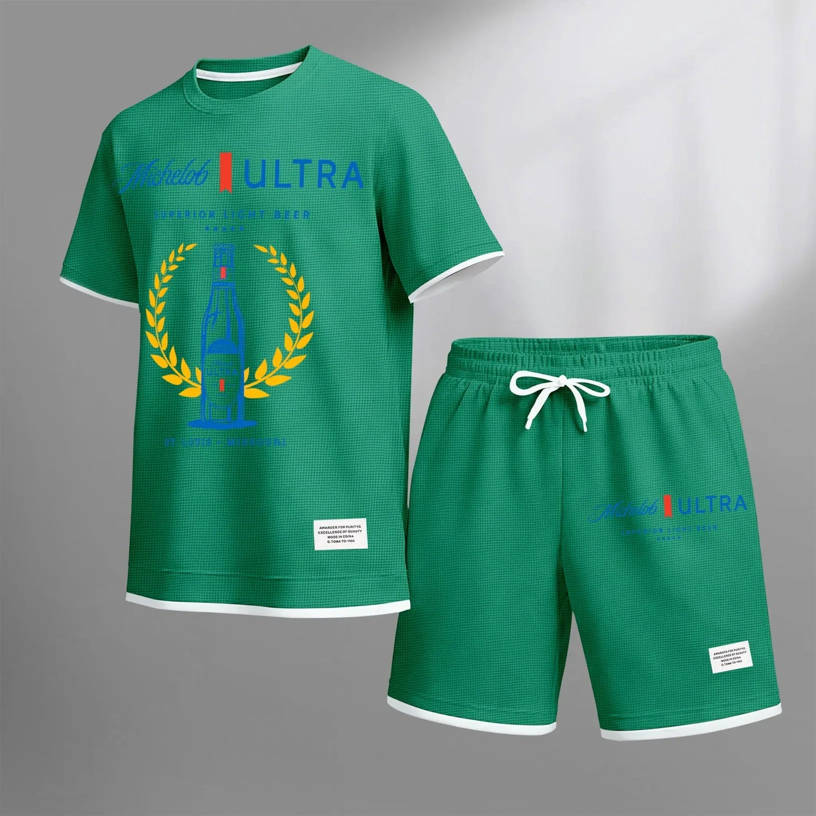 Men's vintage beverage print drawstring shorts set, suitable for spring and summer wear. This casual summer set includes a short-sleeved shirt and shorts, perfect for everyday wear and sports. Two-piece set design.