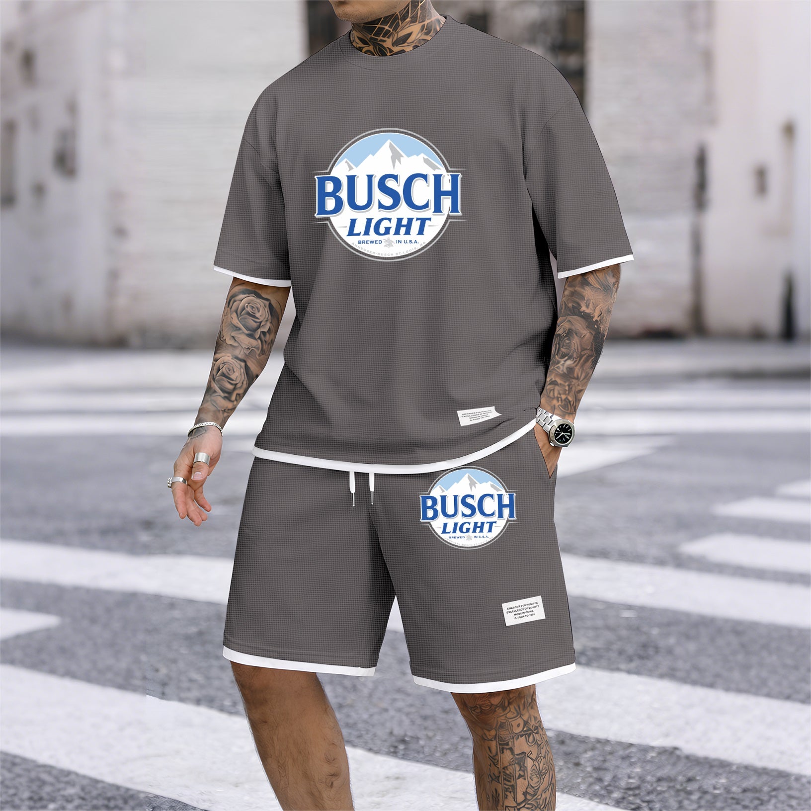 Men's vintage beverage print drawstring shorts set, suitable for spring and summer wear. This casual summer set includes a short-sleeved shirt and shorts, perfect for everyday wear and sports. Two-piece set design.