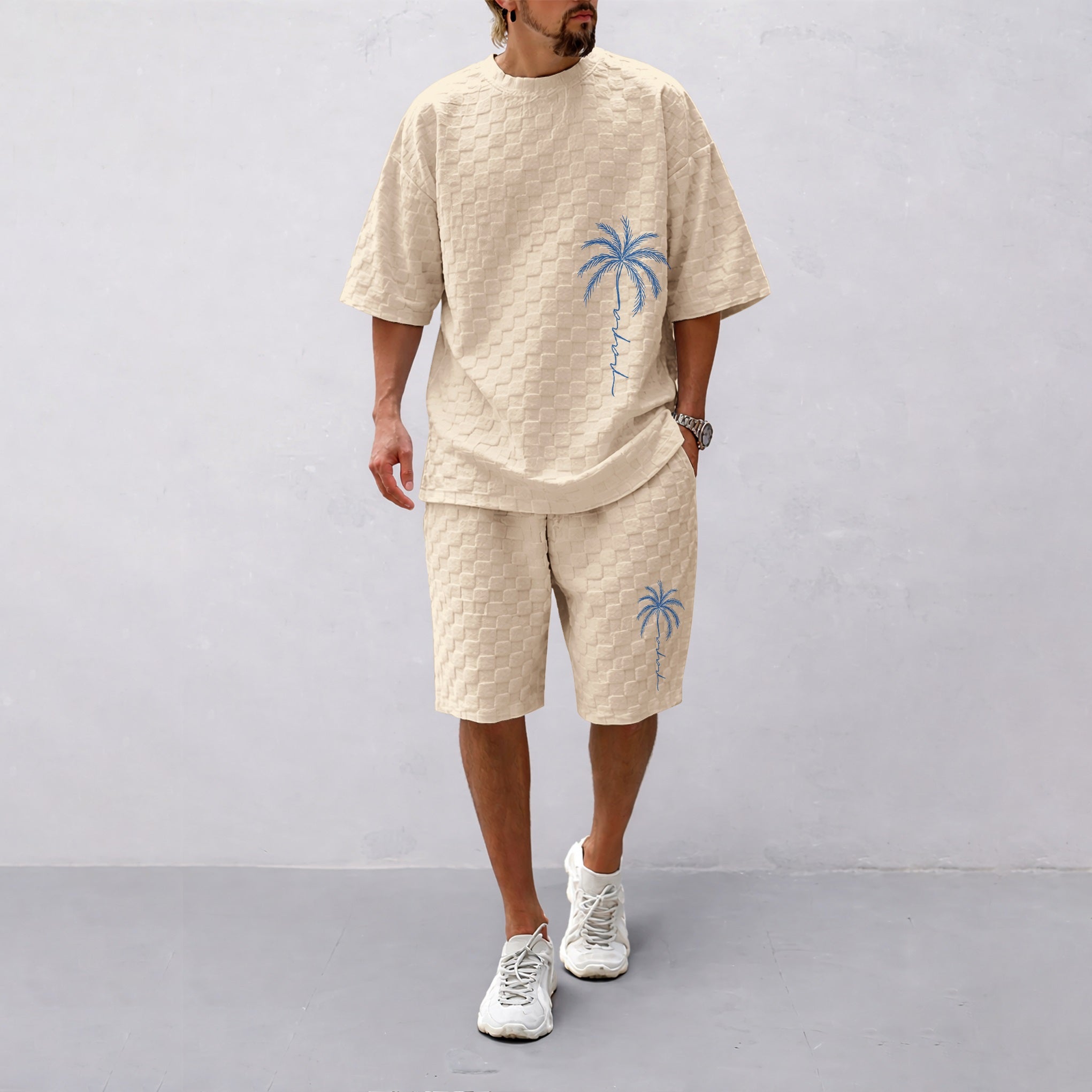 Men's Spring and Summer Palm Tree Print Checkered Fabric Drawstring Shorts Set, Casual Summer Outfit with Short-Sleeved Shirt and Shorts, Ideal for Everyday Wear and Sports Activities.