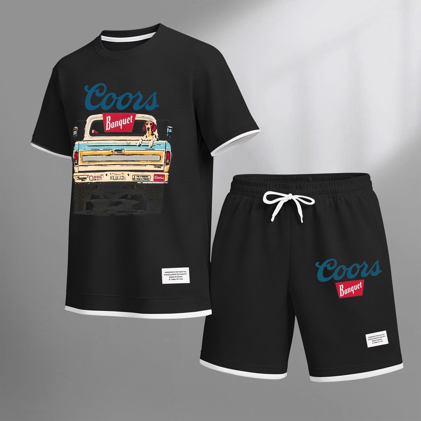 Men's vintage beverage print drawstring shorts set, suitable for spring and summer wear. This casual summer set includes a short-sleeved shirt and shorts, perfect for everyday wear and sports. Two-piece set design.