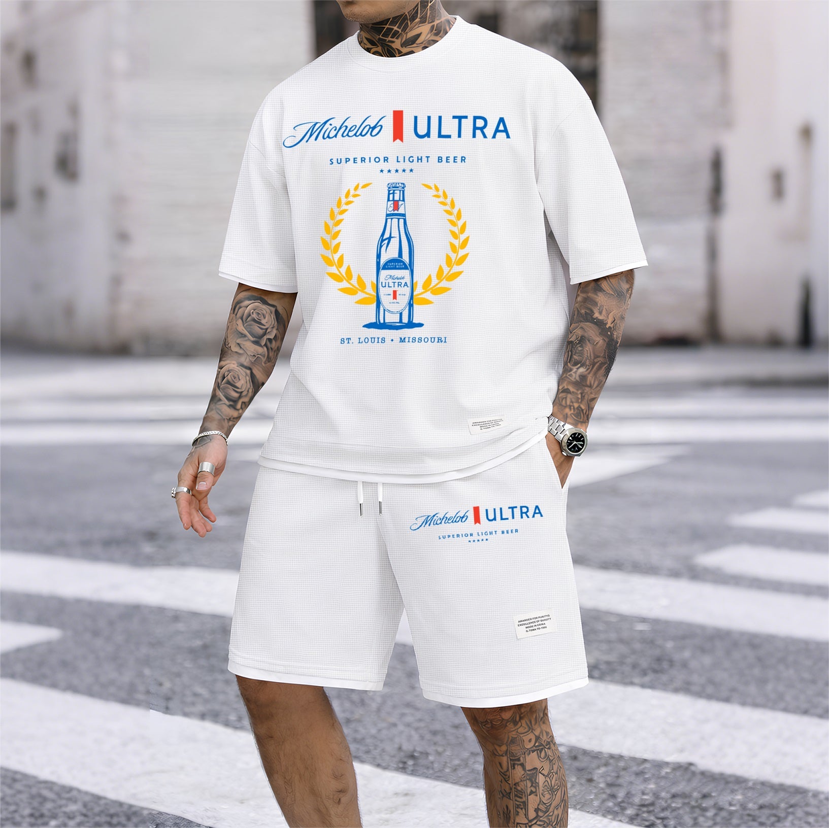 Men's vintage beverage print drawstring shorts set, suitable for spring and summer wear. This casual summer set includes a short-sleeved shirt and shorts, perfect for everyday wear and sports. Two-piece set design.