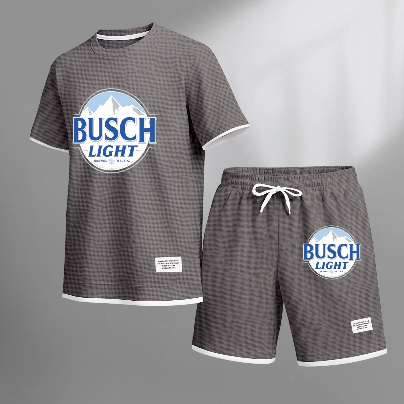 Men's vintage beverage print drawstring shorts set, suitable for spring and summer wear. This casual summer set includes a short-sleeved shirt and shorts, perfect for everyday wear and sports. Two-piece set design.