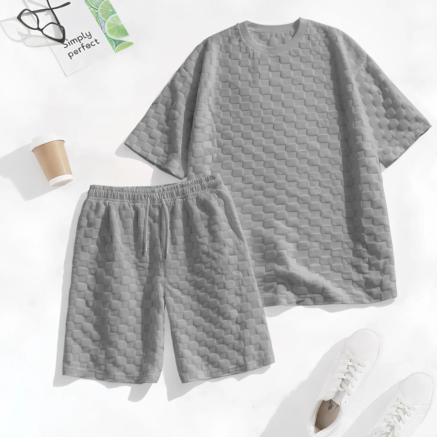 Men's Spring And Summer Drawstring Shorts Set, A Casual Summer Outfit, Including A Short-Sleeved Shirt And Shorts, Suitable For Everyday Wear And Sports Activities. A Two-Piece Set For A Relaxed And Active Lifestyle.