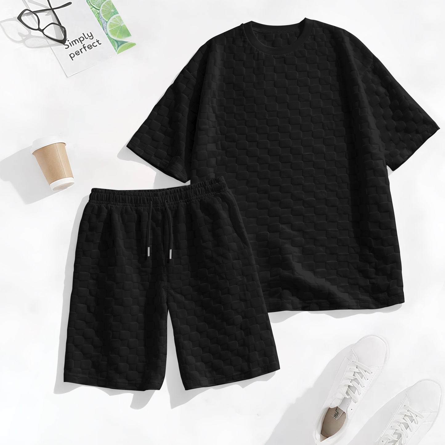 Men's Spring And Summer Drawstring Shorts Set, A Casual Summer Outfit, Including A Short-Sleeved Shirt And Shorts, Suitable For Everyday Wear And Sports Activities. A Two-Piece Set For A Relaxed And Active Lifestyle.