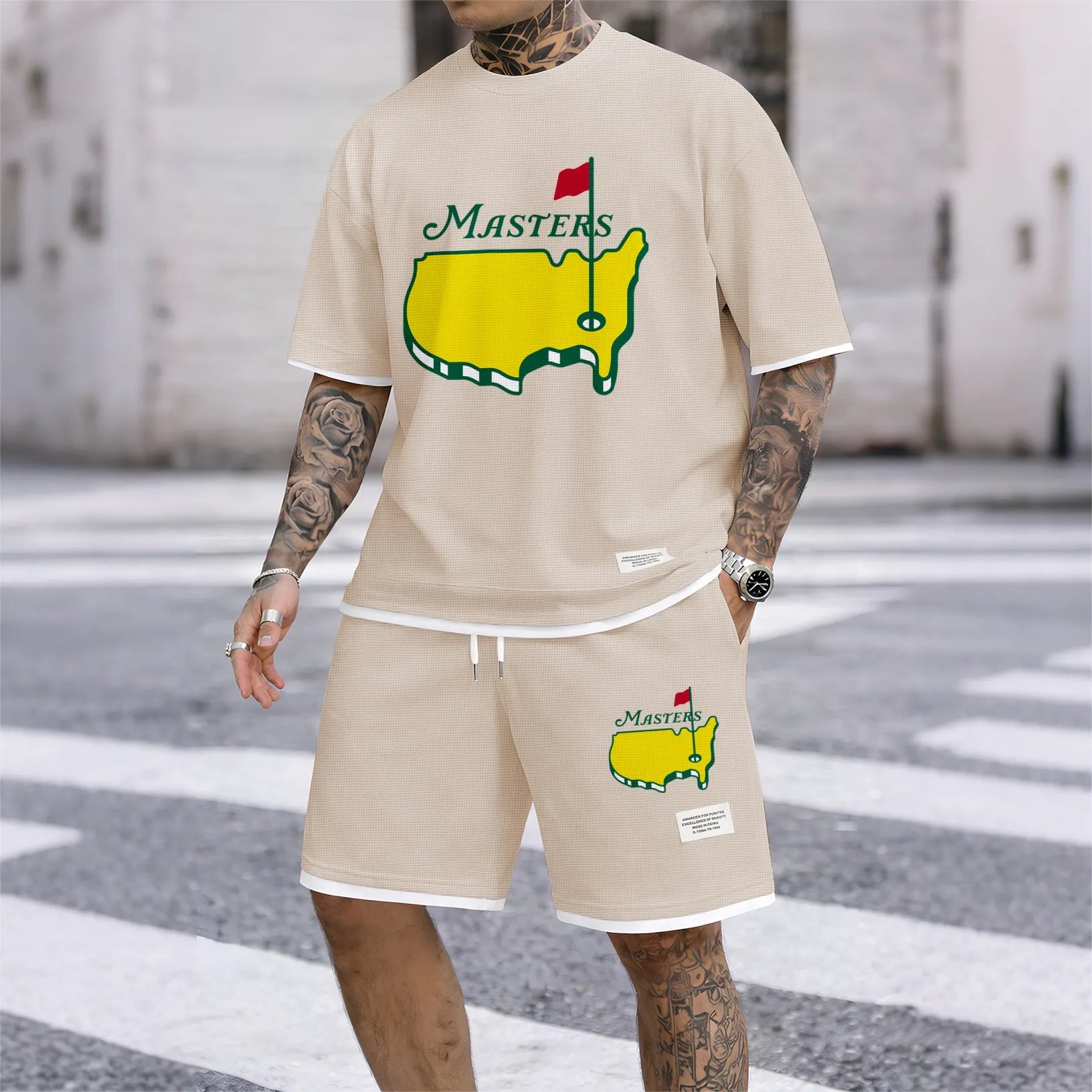 Men's Classic Golf Club print drawstring shorts set for spring/summer, a casual summer outfit including a short-sleeved shirt and shorts, suitable for everyday wear and sports. A two-piece set for a relaxed and energetic lifestyle.