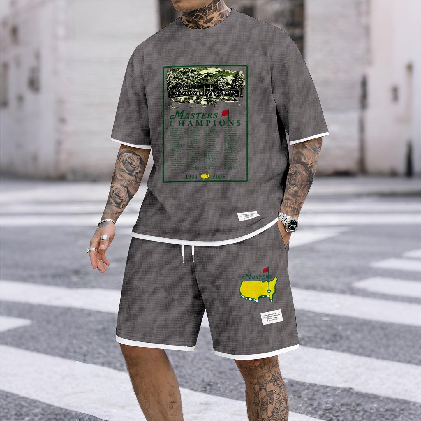 Men's Golf Club print drawstring shorts set for spring/summer, a casual summer outfit including a short-sleeved shirt and shorts, suitable for everyday wear and sports. A two-piece set for a relaxed and energetic lifestyle.