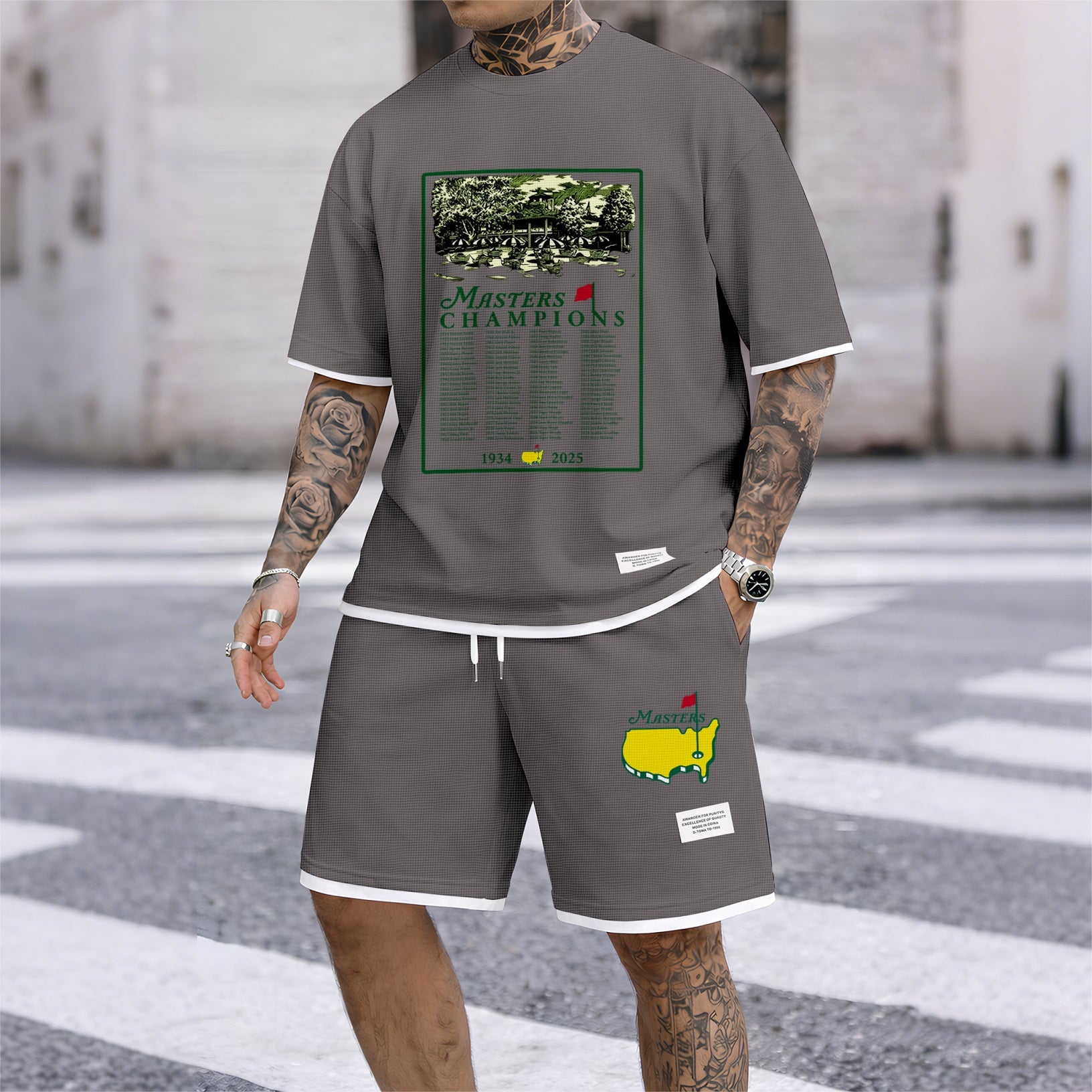 Men's Golf Club print drawstring shorts set for spring/summer, a casual summer outfit including a short-sleeved shirt and shorts, suitable for everyday wear and sports. A two-piece set for a relaxed and energetic lifestyle.