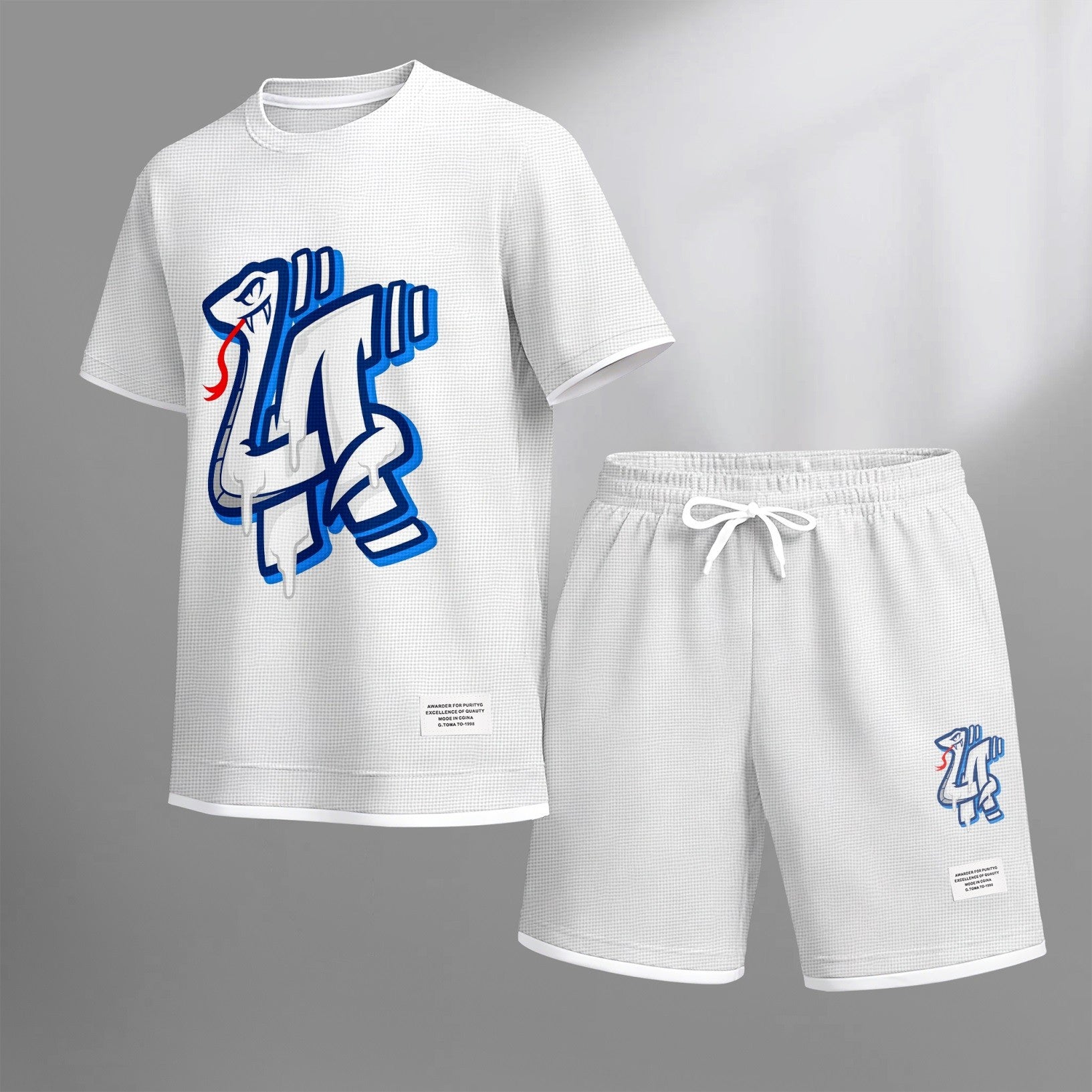 Men's Serpentine print drawstring shorts set for spring/summer, a casual summer outfit including a short-sleeved shirt and shorts, suitable for everyday wear and sports. A two-piece set for a relaxed and energetic lifestyle.