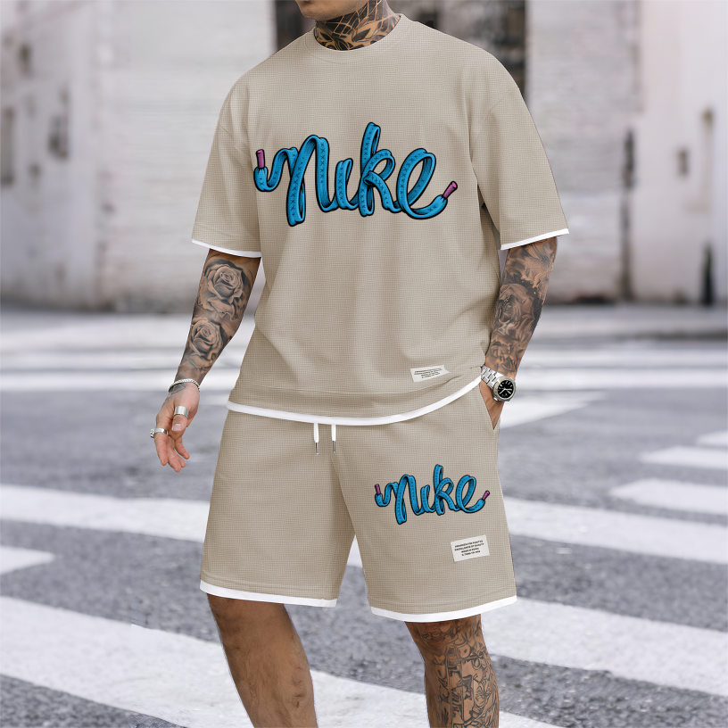 This Men's Classic Logo Drawstring Shorts Set Is Ideal For Spring And Summer. This Casual Summer Set Includes A Short-Sleeved Shirt And Shorts, Suitable For Both Everyday Wear And Workouts.