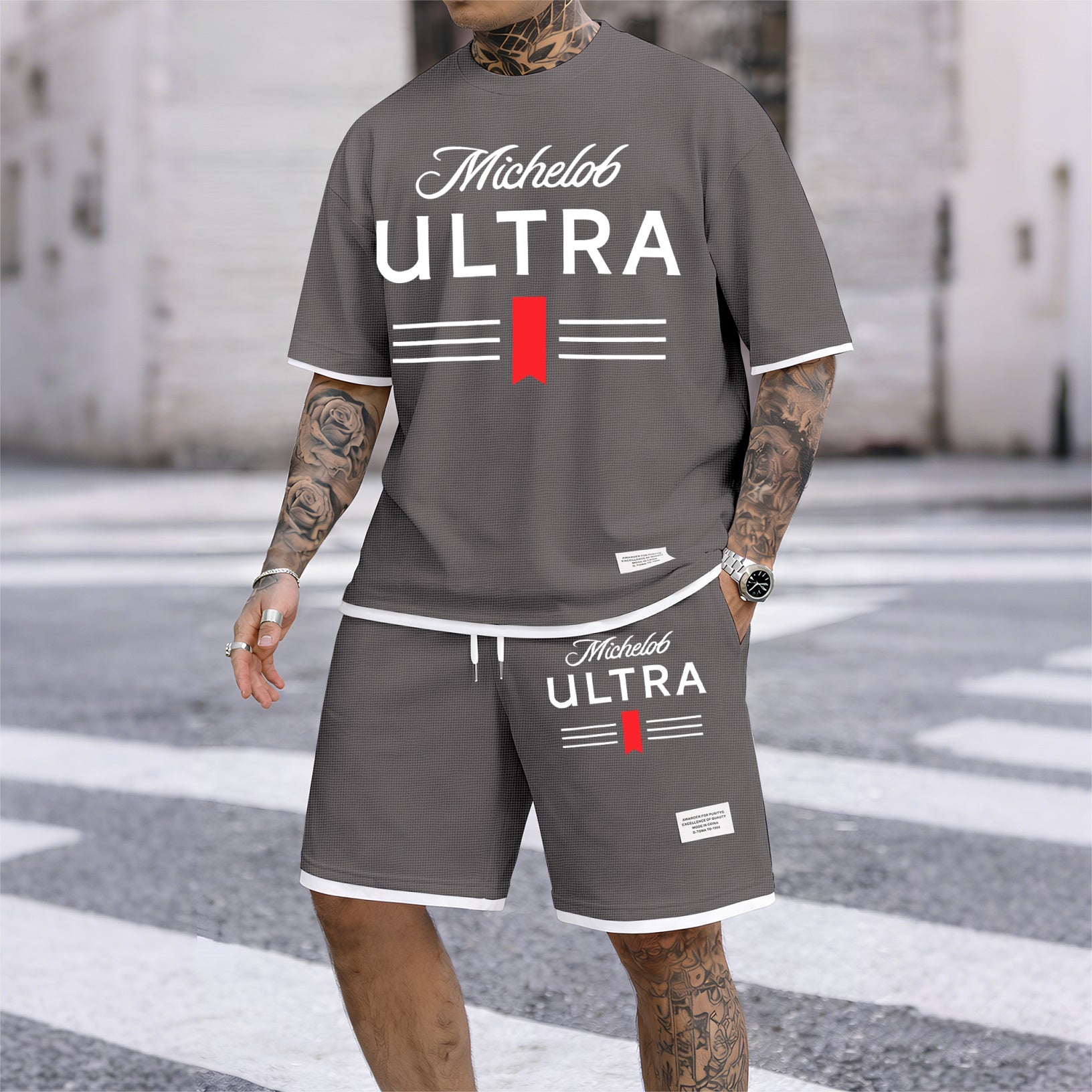 Men's vintage beverage print drawstring shorts set, suitable for spring and summer wear. This casual summer set includes a short-sleeved shirt and shorts, perfect for everyday wear and sports. Two-piece set design.