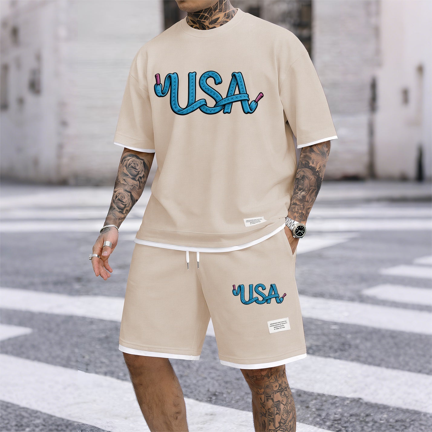 Men's USA print drawstring shorts set for spring/summer, a casual summer outfit including a short-sleeved shirt and shorts, suitable for everyday wear and sports. A two-piece set for a relaxed and energetic lifestyle.