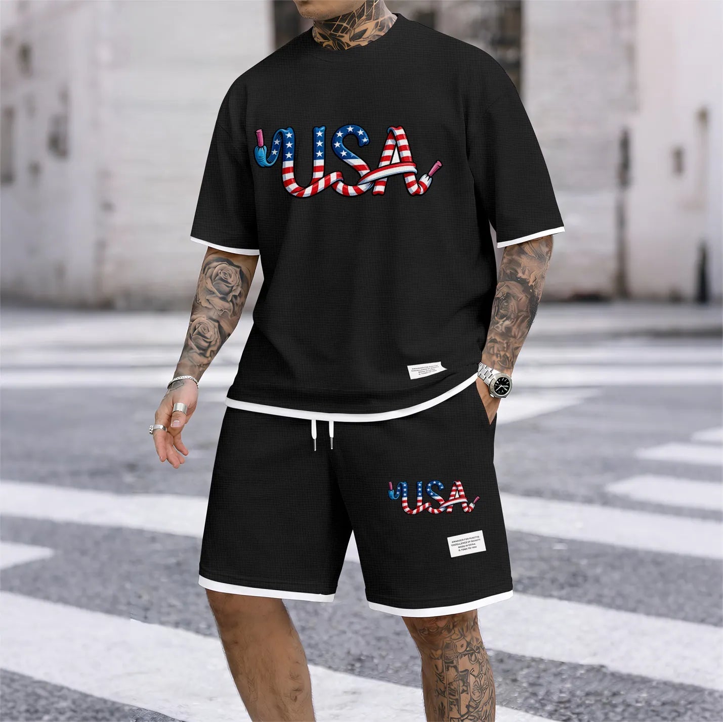 Men's USA print drawstring shorts set for spring/summer, a casual summer outfit including a short-sleeved shirt and shorts, suitable for everyday wear and sports. A two-piece set for a relaxed and energetic lifestyle.