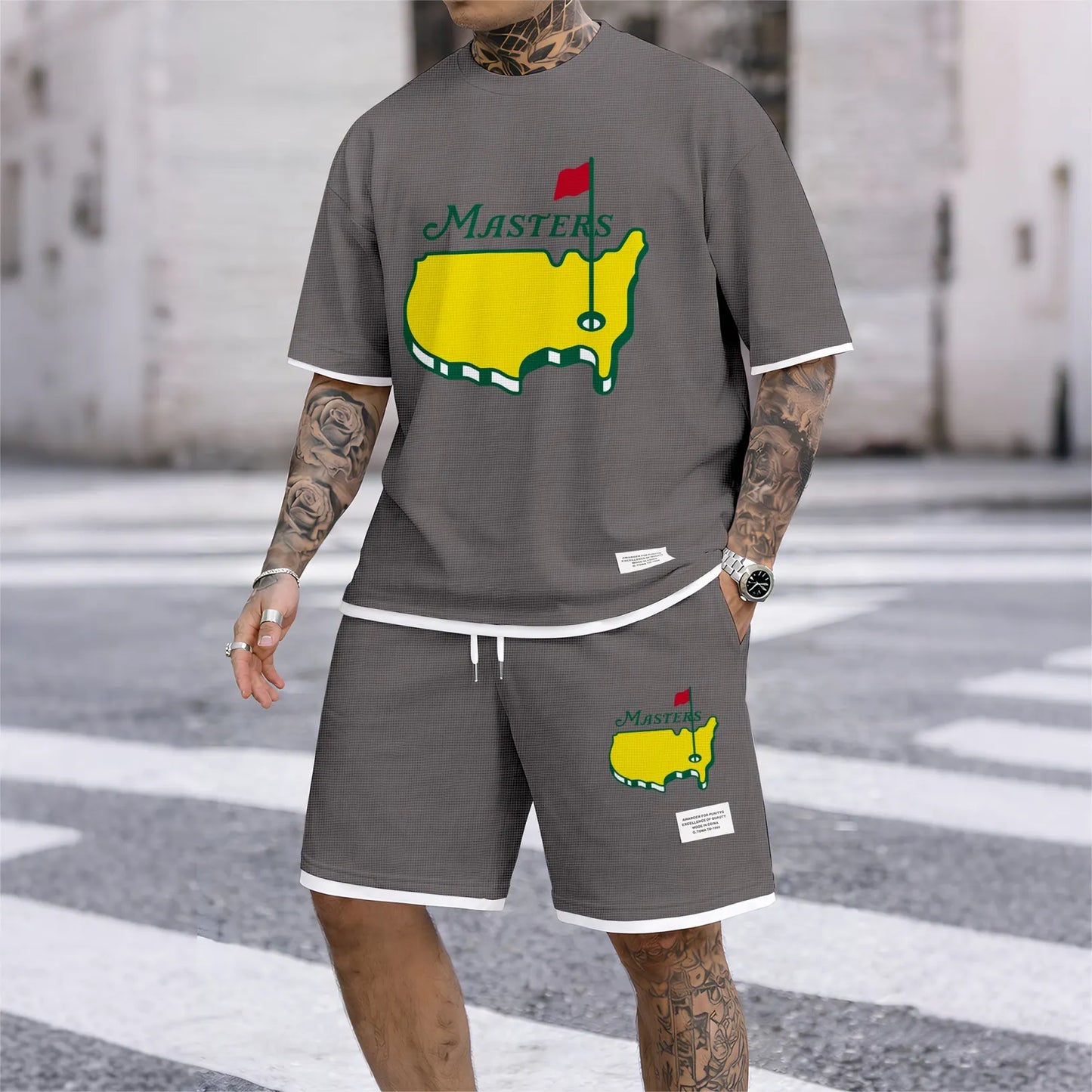 Men's Classic Golf Club print drawstring shorts set for spring/summer, a casual summer outfit including a short-sleeved shirt and shorts, suitable for everyday wear and sports. A two-piece set for a relaxed and energetic lifestyle.