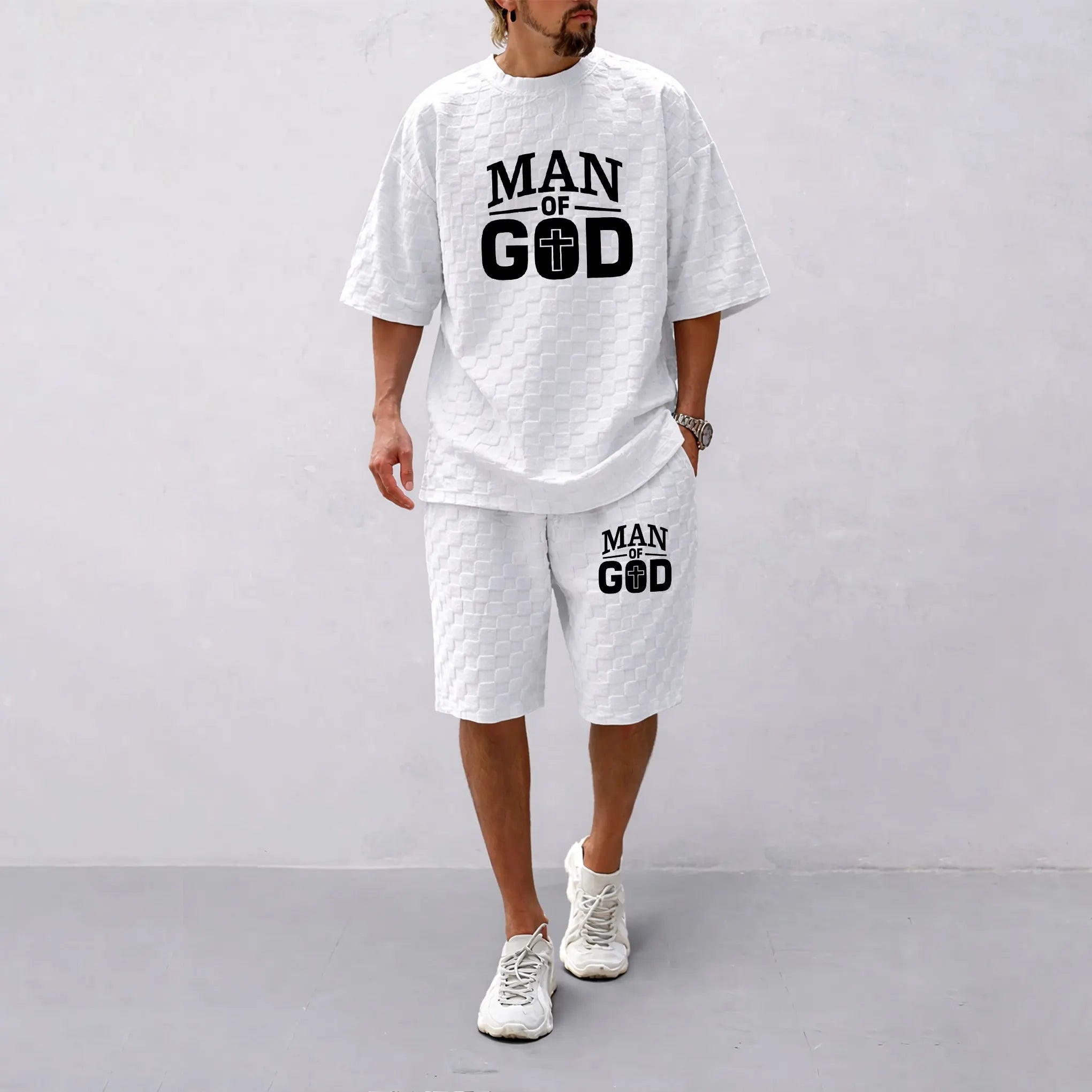 Men's Spring and Summer 'Man of God' Letter Print Checkered Fabric Drawstring Shorts Set, Casual Summer Outfit with Short-Sleeved Shirt and Shorts, Ideal for Everyday Wear and Sports Activities.