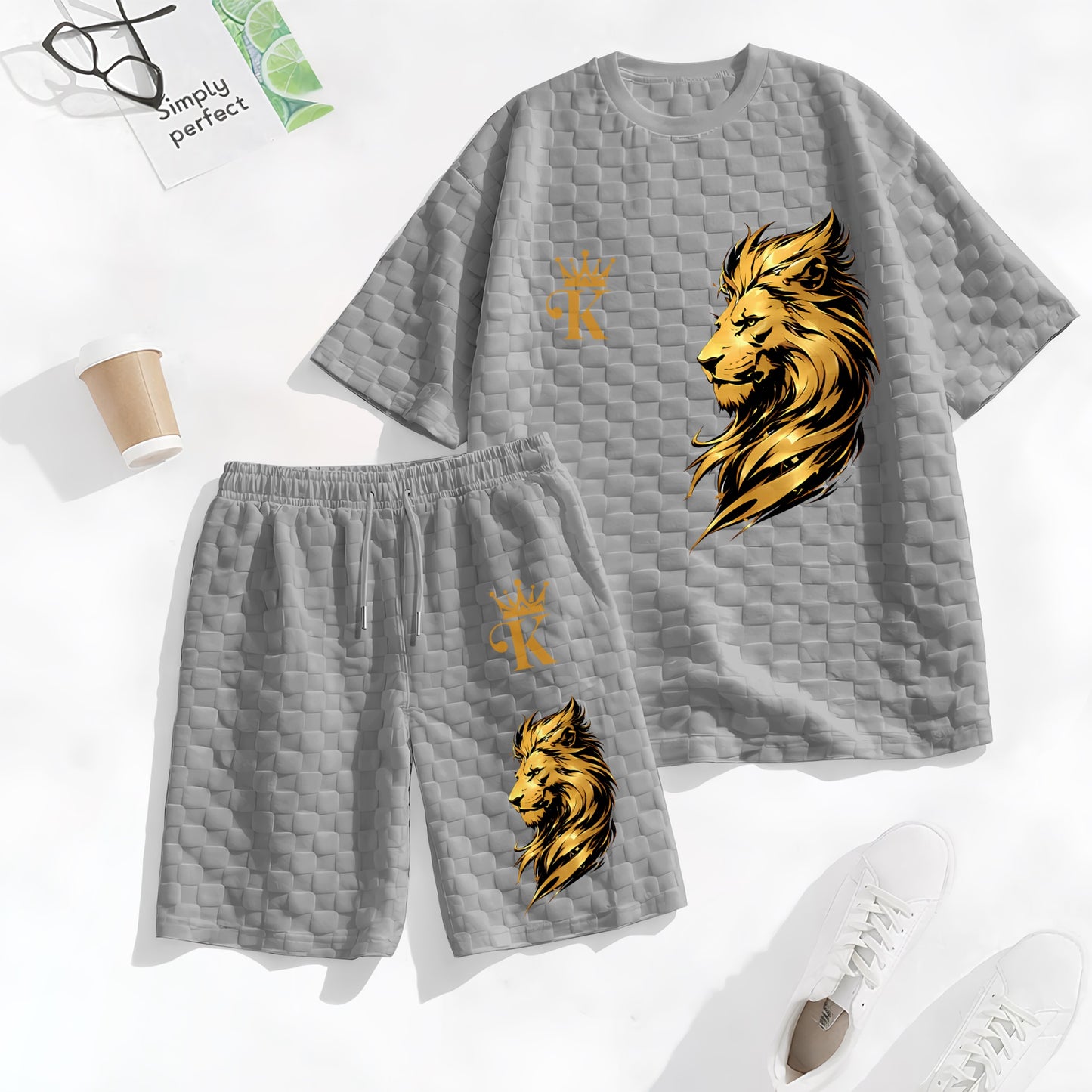 Men's KING Print Spring And Summer Drawstring Shorts Set, A Casual Summer Outfit, Including A Short-Sleeved Shirt And Shorts, Suitable For Everyday Wear And Sports Activities.