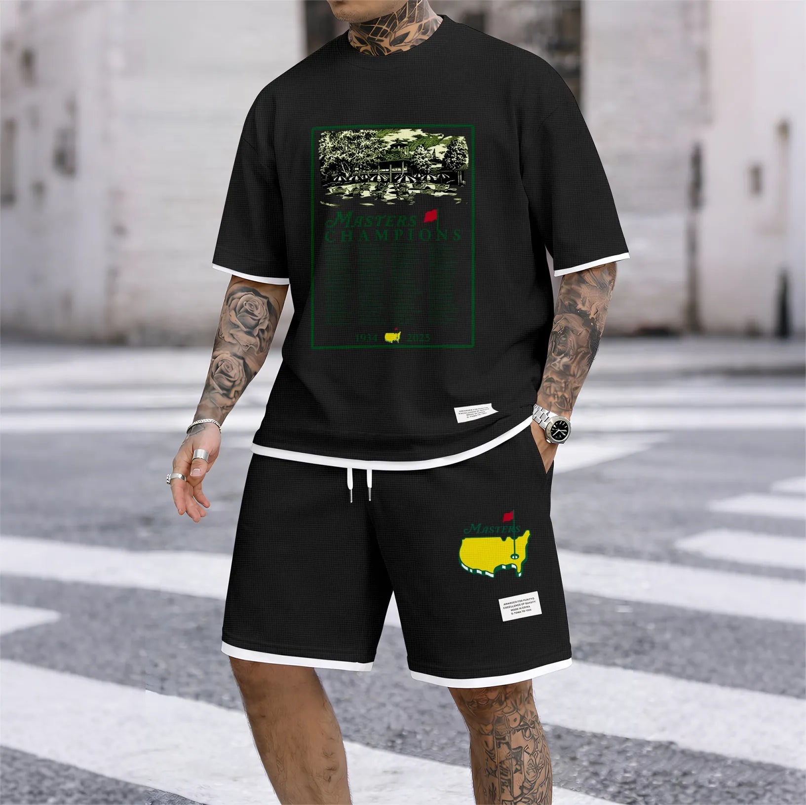 Men's Golf Club print drawstring shorts set for spring/summer, a casual summer outfit including a short-sleeved shirt and shorts, suitable for everyday wear and sports. A two-piece set for a relaxed and energetic lifestyle.