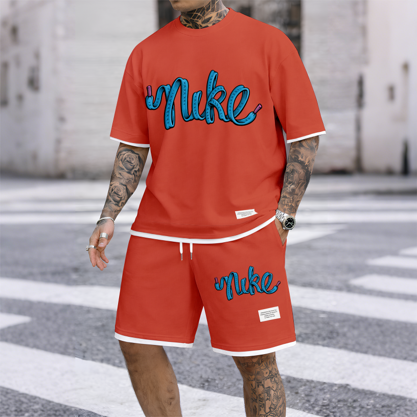 This Men's Classic Logo Drawstring Shorts Set Is Ideal For Spring And Summer. This Casual Summer Set Includes A Short-Sleeved Shirt And Shorts, Suitable For Both Everyday Wear And Workouts.