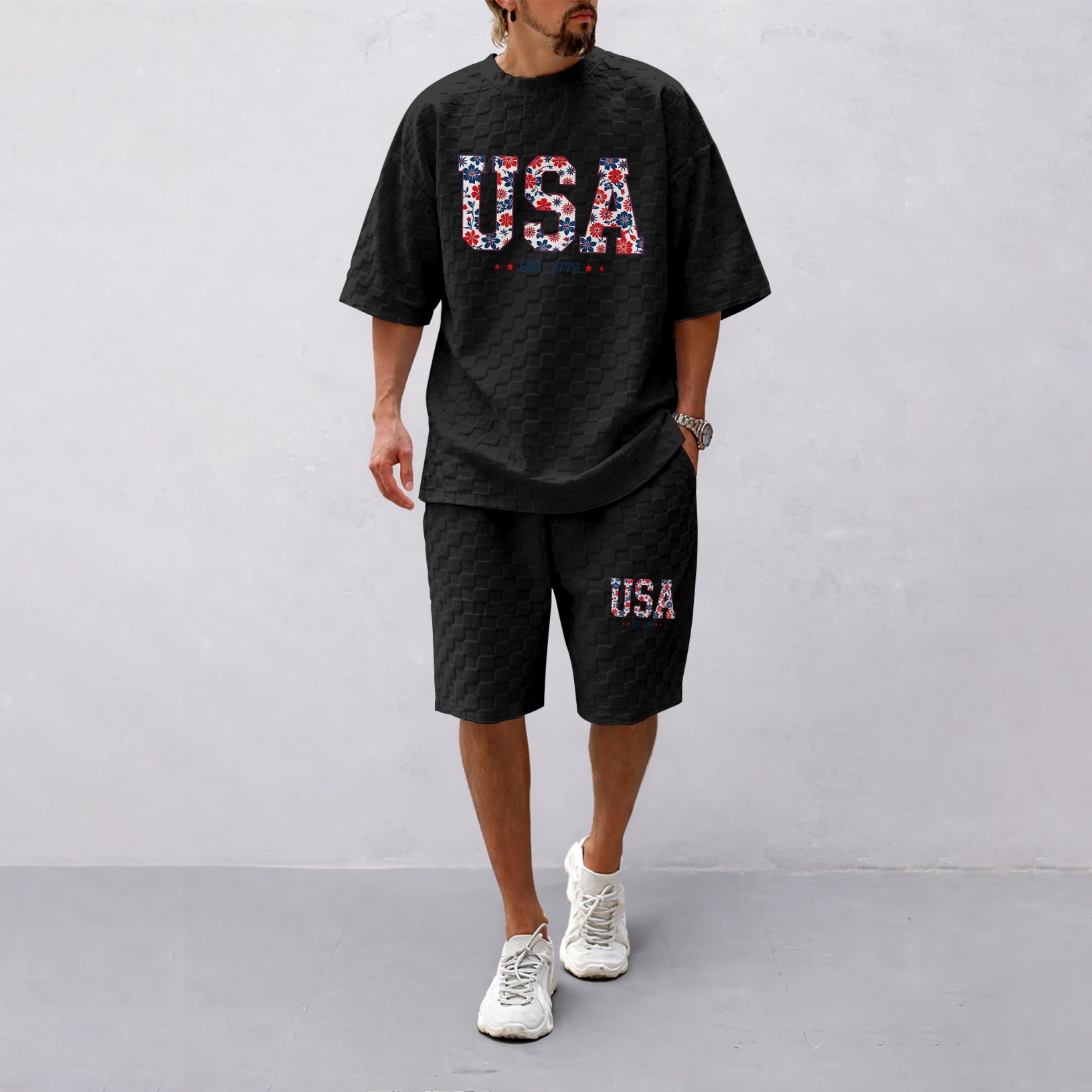 Men's Spring/Summer USA-Print Plaid Drawstring Shorts Set—A casual summer outfit featuring a short-sleeve shirt and shorts, ideal for both everyday wear and athletic activities