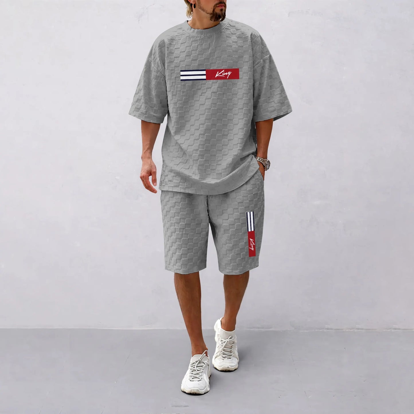 Men's Spring and Summer 'King' Letter Print Checkered Fabric Drawstring Shorts Set, Casual Summer Outfit with Short-Sleeved Shirt and Shorts, Ideal for Everyday Wear and Sports Activities